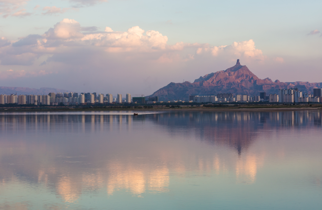 乌海，阳光照耀下的温情日常